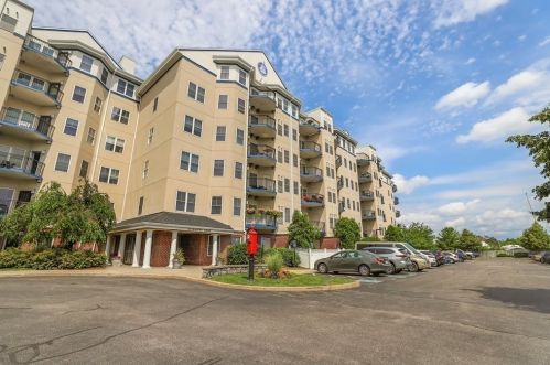 10 Seaport Dr, Quincy MA  02171-1582 exterior