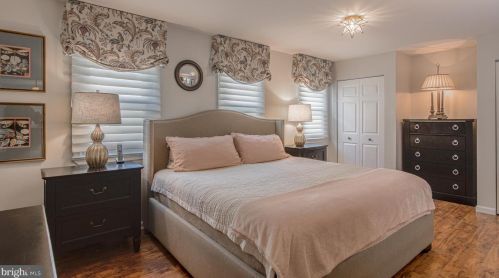 1 Beech Pl, West Deptford NJ 08096-3301 exterior