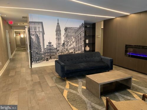 1222 Locust St, Philadelphia, PA 19107-5637