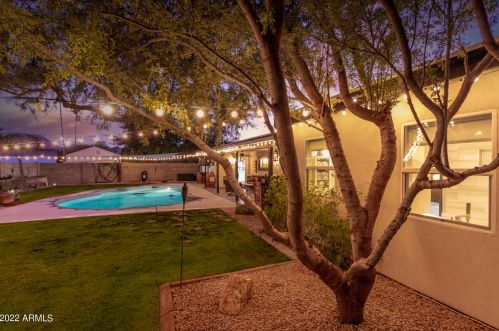 11605 37 Pl, Phoenix AZ 85050-2699 exterior