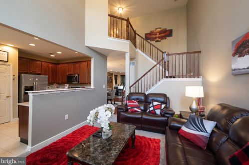 341 Chancellor Dr, West Deptford NJ  08096-5170 exterior