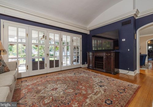 605 Delaware St, West Deptford NJ  08096-1576 exterior