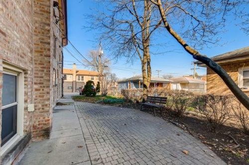 3839 Wenonah Ave, Forest View IL  60402-3951 exterior