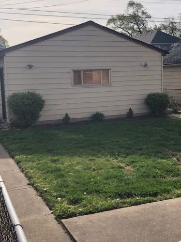 1507 Maple Ave, Forest View, IL 60402-1366