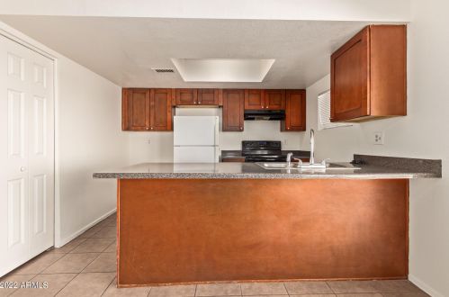 6657 27th Ave, Phoenix AZ  85041-5203 exterior