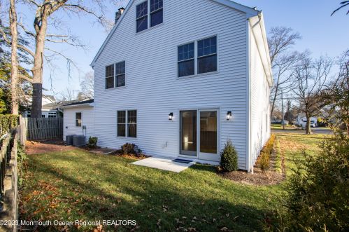 487 Branch Ave, Little Silver NJ  07739-1164 exterior