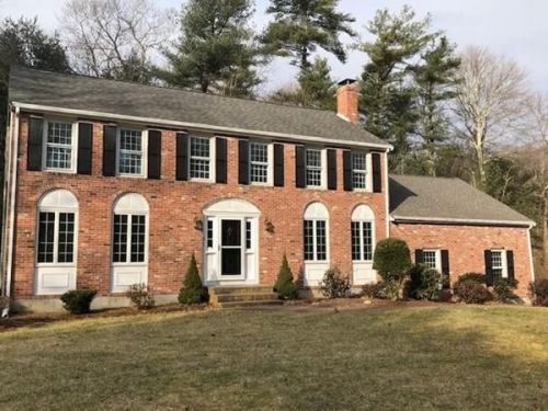 2 Day St, Norfolk, MA 02056-1138