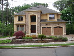 14 Juniper Ln, Newton, MA 02459-2861