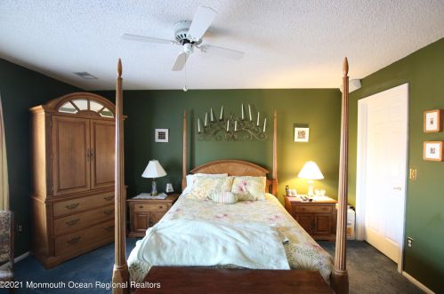 2 Boise Ct, Tinton Falls NJ 07712-3167 exterior