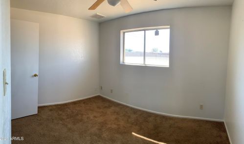 1739 Behrend Dr, Phoenix AZ 85050-7922 exterior