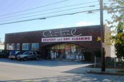 420 Watertown St, Newton, MA 02458-1186