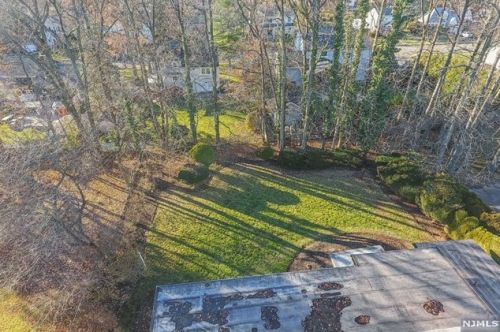 135 Knickerbocker Rd, Cresskill NJ  07626-2439 exterior