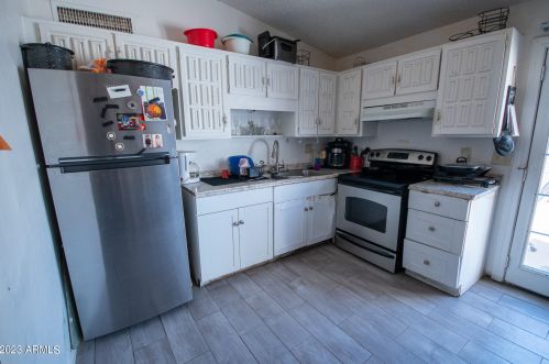 3646 69th Ave, Phoenix, AZ 85033-4412