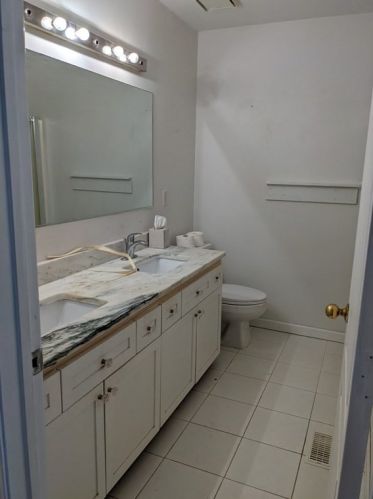 1810 Highland Ave, Fall River MA 02720-4330 exterior