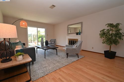 14297 Tiburon Rd, San Leandro CA 94577-6536 exterior