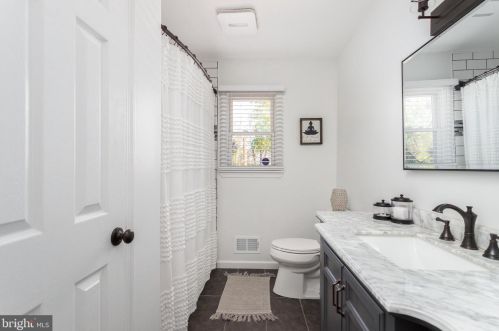 326 Route 156, Trenton NJ 08620-1729 exterior