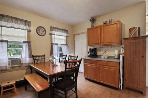 32 Corthell Ave, Whitman MA 02382-1803 exterior