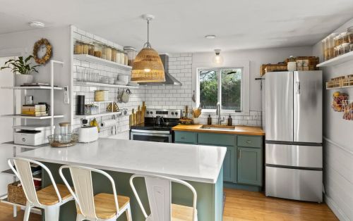 582 Massasoit Rd, Eastham MA 02642-1500 exterior