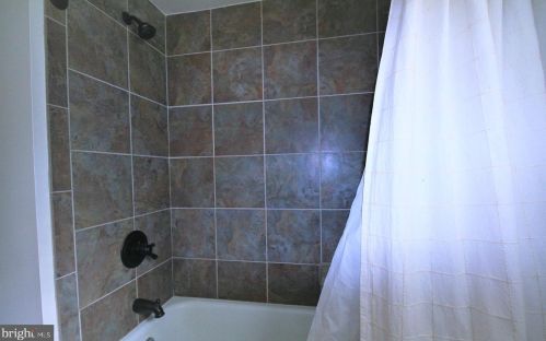 28150 Gaunts Brg Rd, Columbus NJ 08022-1813 exterior