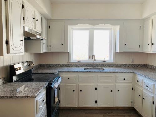 1427 Plymouth Ave, Fall River MA 02721-2562 exterior