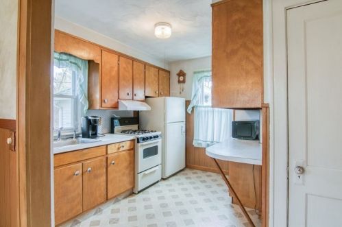 19 Fairview St, Montgomery MA  01085-4315 exterior