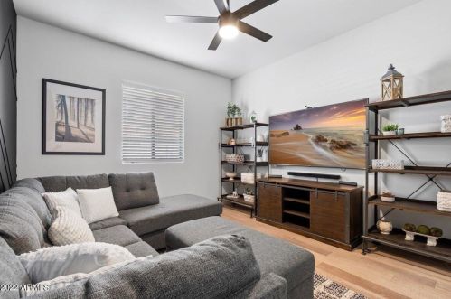 3130 Beryl Ave, Phoenix AZ  85028-3806 exterior