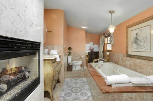 167 Wilson Rd, Nahant MA 01908-1022 exterior