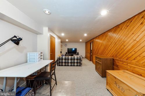 34 Pelham Dr, West Deptford NJ 08051-1736 exterior