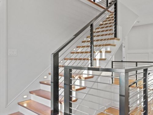 1056 Greendale Ave, Needham MA 02492-4726 exterior