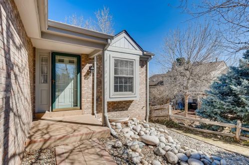 6157 Hinsdale Ct, Englewood, CO 80112-1543