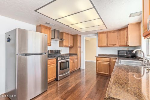 2428 Acoma Dr, Phoenix AZ 85032-4855 exterior