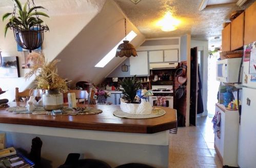 724 Brock Ave, New Bedford MA 02744-2356 exterior