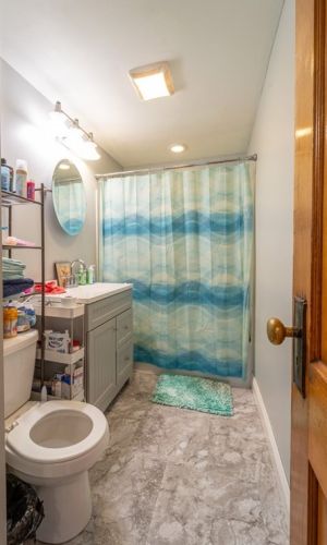 24 Fairbanks St, Worcester MA 01610-2104 exterior