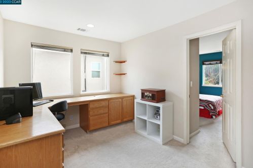 357 Napoleon Dr, San Leandro CA 94577-1580 exterior