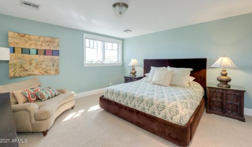 5621 Calle Camelia, Phoenix AZ 85018-4617 exterior