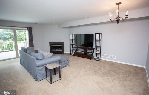 127 Brent Ct, West Deptford NJ  08086-2003 exterior