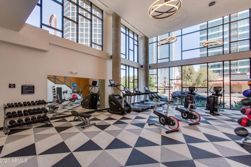 3131 Central Ave, Phoenix AZ  85012-2621 exterior