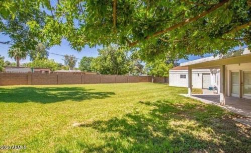 1121 Bethany Home Rd, Phoenix AZ  85014-2229 exterior