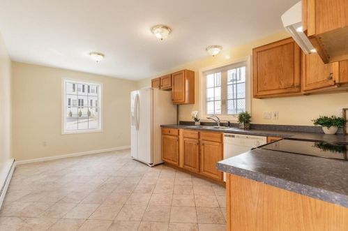 16A-16B Sigourney St, Worcester MA exterior