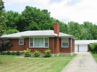 4805 Oak Park Dr, Louisville, KY 40258-1319
