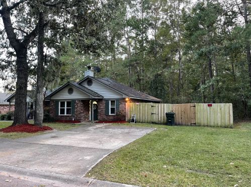 821 Temple Rd, Ladson, SC 29456-3252