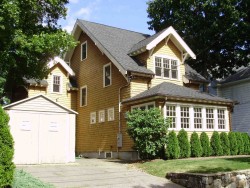 65 Pine St, Newton, MA 02466-1115