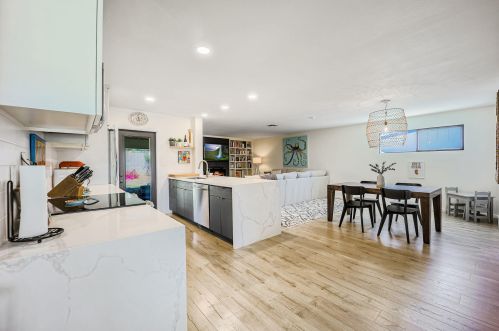 8133 16 Dr, Phoenix AZ 85015-1426 exterior