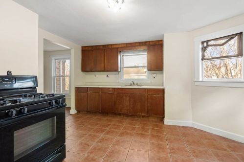 22 Oakland St, Newton MA 02458-1848 exterior