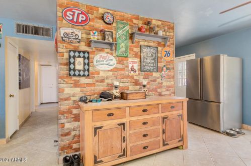 5743 38 Dr, Phoenix AZ 85053-2811 exterior