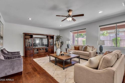 1916 Claire Dr, Phoenix AZ 85022-4106 exterior