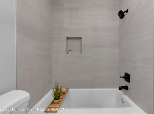 402 Daffodil Dr, Jackson Twp NJ 08527-4127 exterior