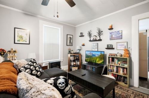 32 Warner St, Gloucester MA 01930-2841 exterior