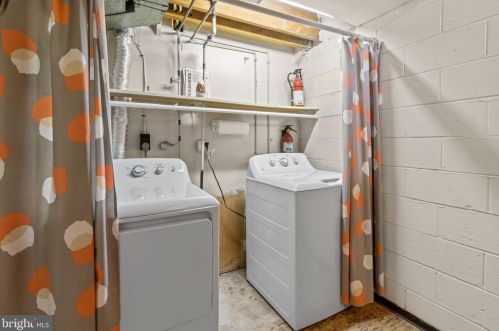 813 6 St, Philadelphia PA 19140-3327 exterior