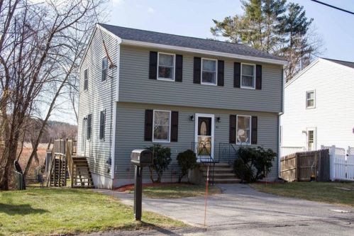 42 Long Dr, Dracut, MA 01826-2049